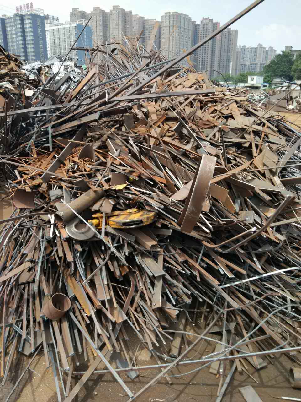 小巷中的隐藏宝藏，最新废铁回收探秘